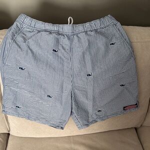 Vineyard Vines Navy Checkered Swim Trunks youth size large (16)